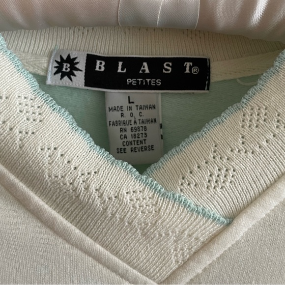 VINTAGE Cottagecore Grandma Sweater - Picture 5 of 5